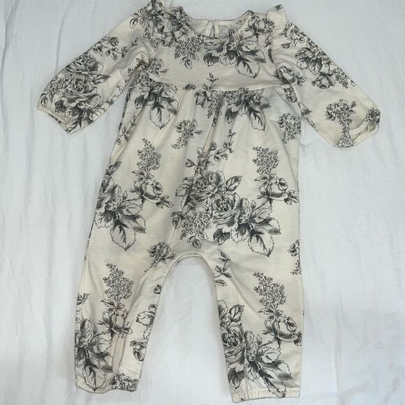NWOT BABY GAP ROMPER 6/12M - Picture 1 of 6